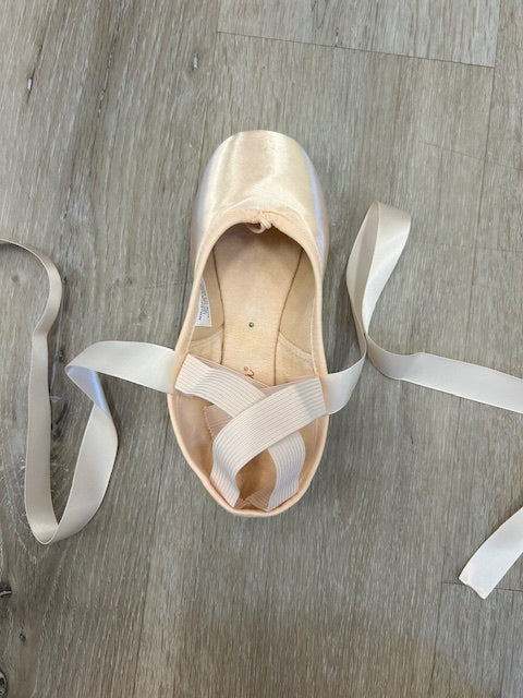 Pointe Shoe Sewing