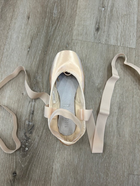 Pointe Shoe Sewing